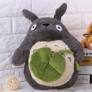 Totoro Plüsch mit Blatt