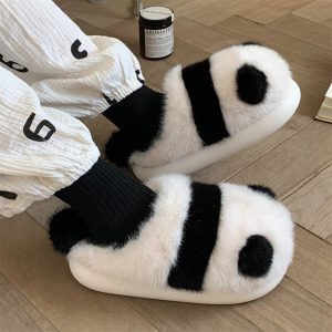 Плюшевые тапочки с пандой