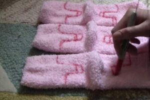 Draw the pink socks