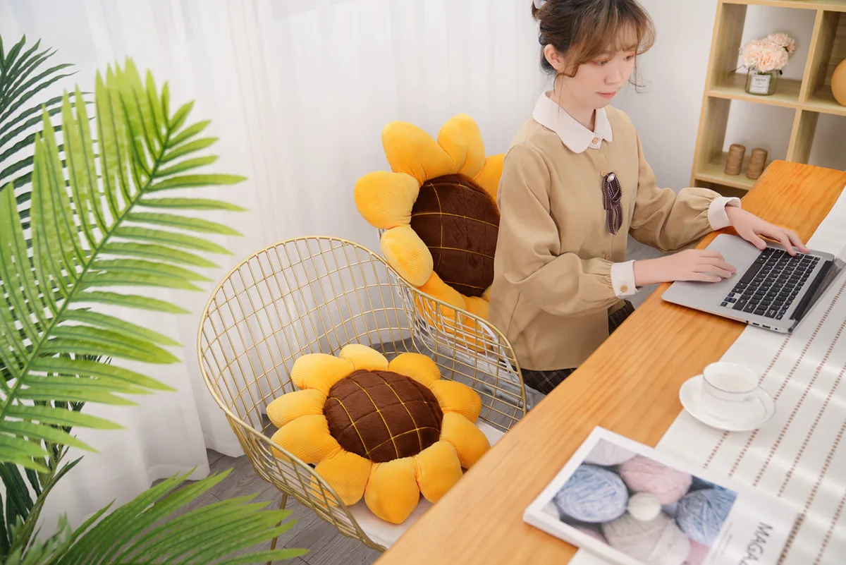 Sunflower Plush Seat -13