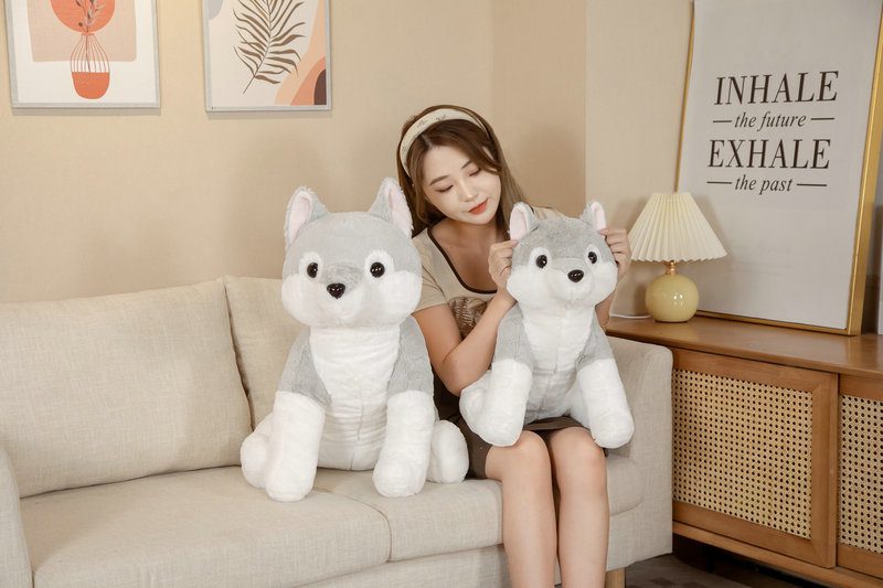 sitting soft wolf (2)