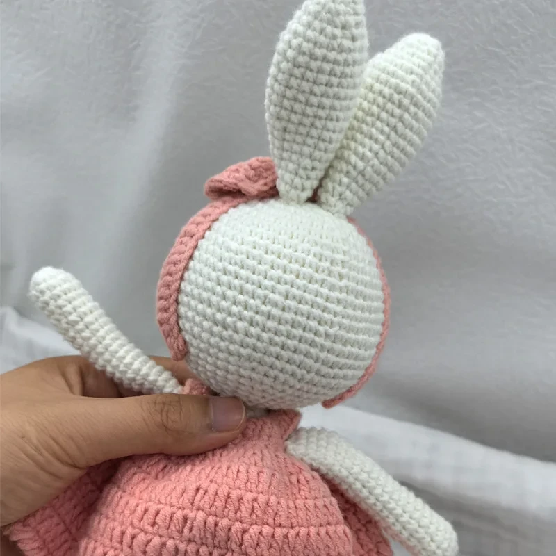 Knitted stuffed animal toy for infants