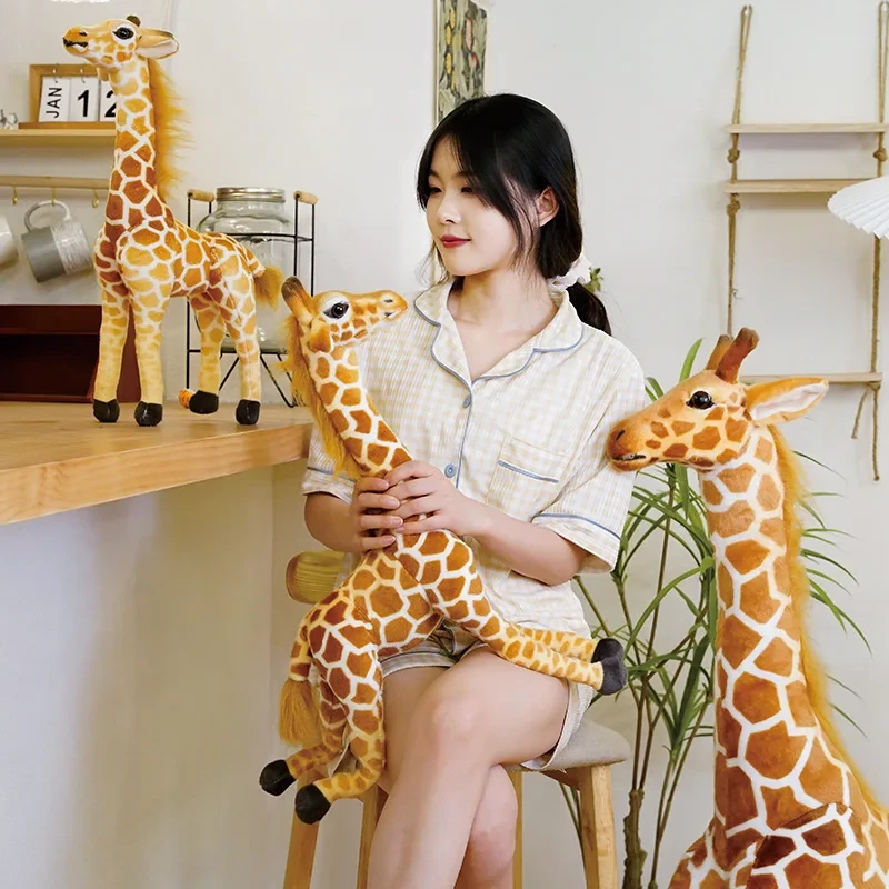 Realistic giraffe room decor 1